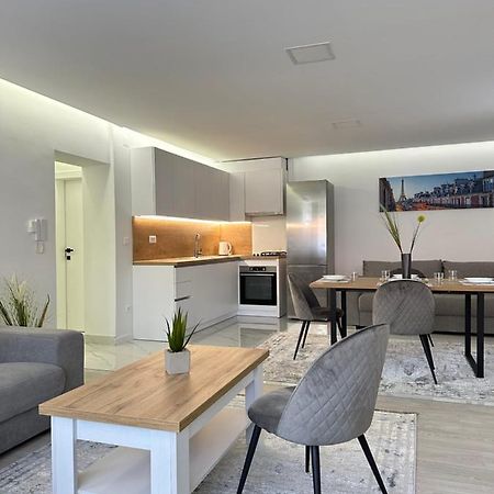 Rozi Apartments ซาเกร็บ ภายนอก รูปภาพ