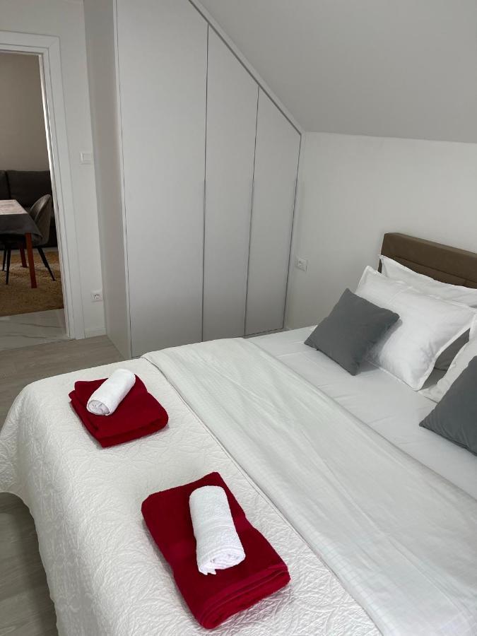 Rozi Apartments ซาเกร็บ ภายนอก รูปภาพ