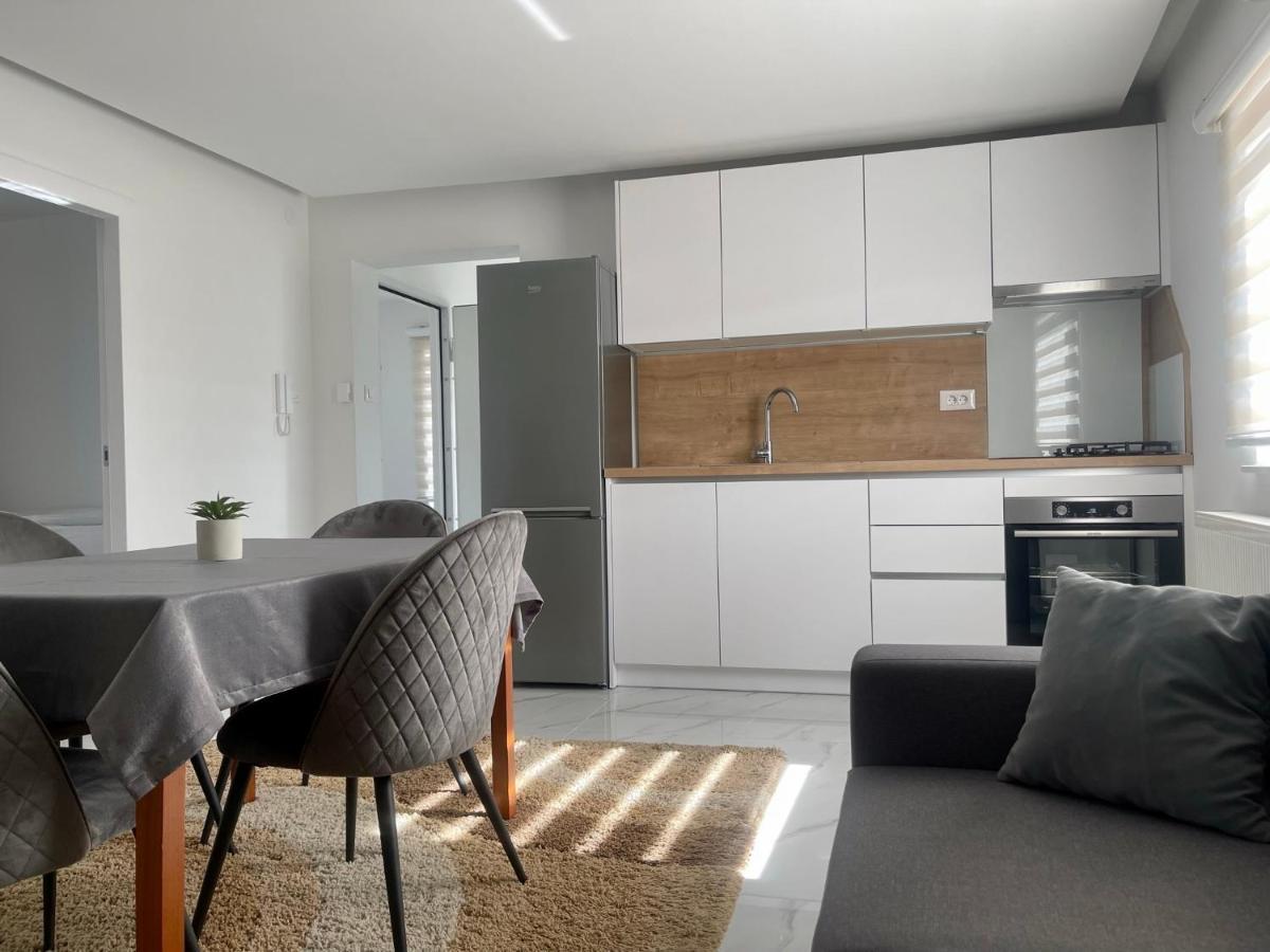 Rozi Apartments ซาเกร็บ ภายนอก รูปภาพ