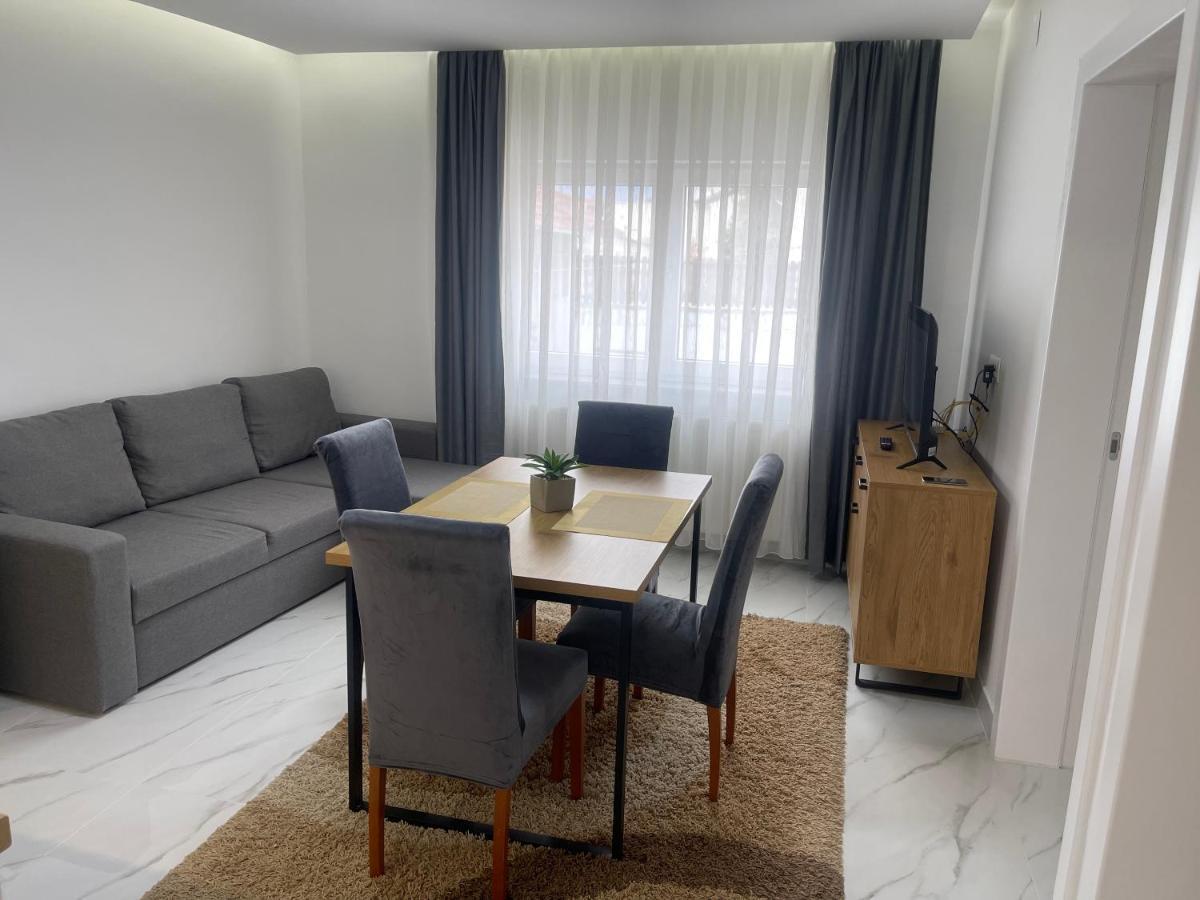 Rozi Apartments ซาเกร็บ ภายนอก รูปภาพ