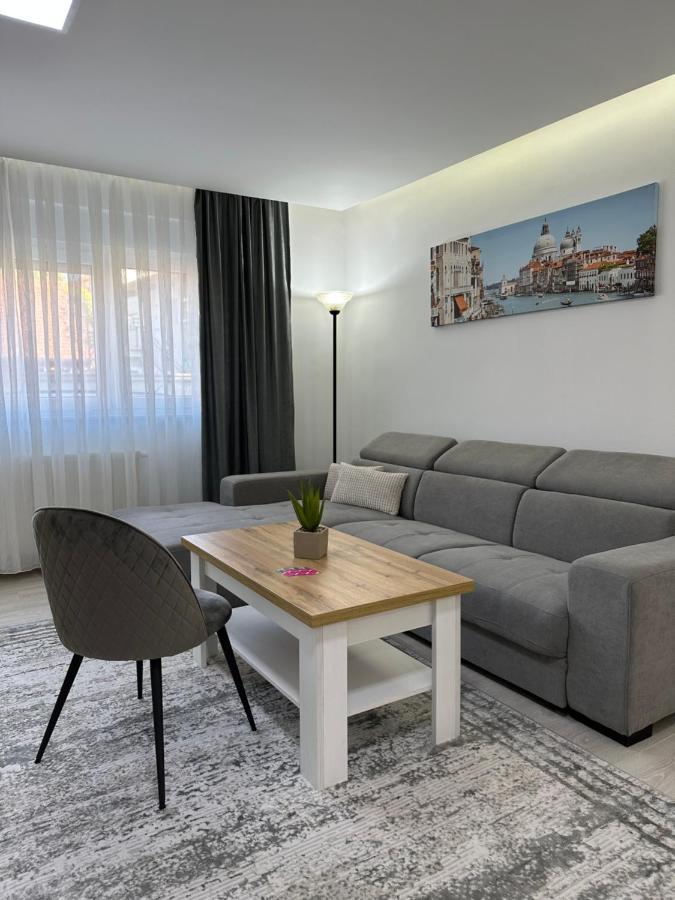 Rozi Apartments ซาเกร็บ ภายนอก รูปภาพ